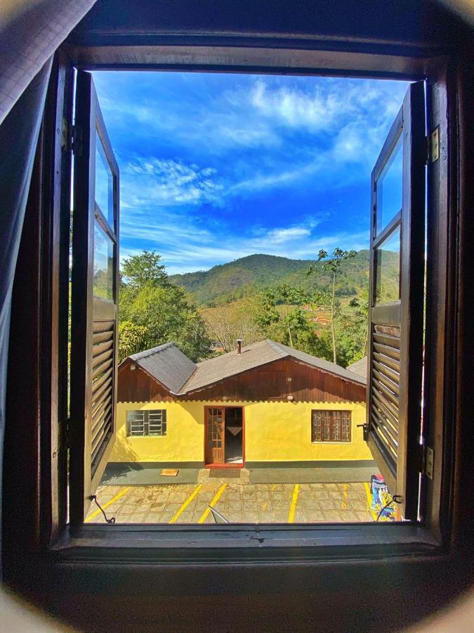 Colibri Serrano Inn Lumiar