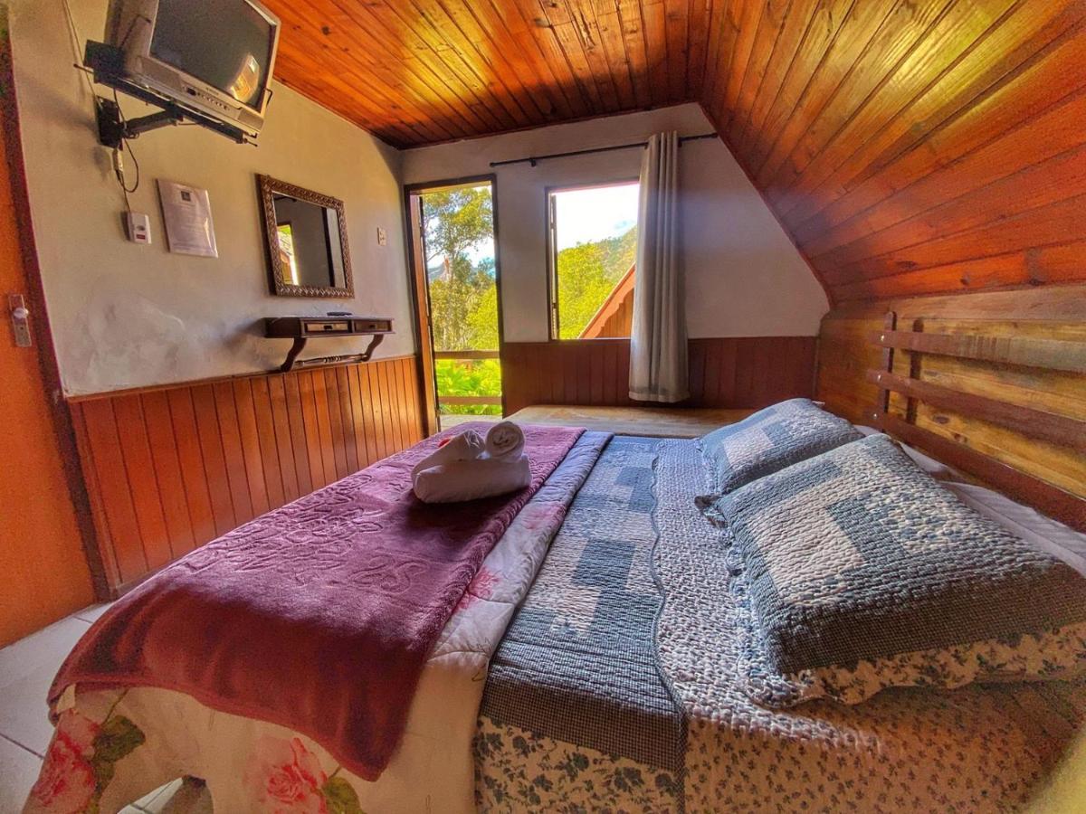 Colibri Serrano Inn Lumiar
